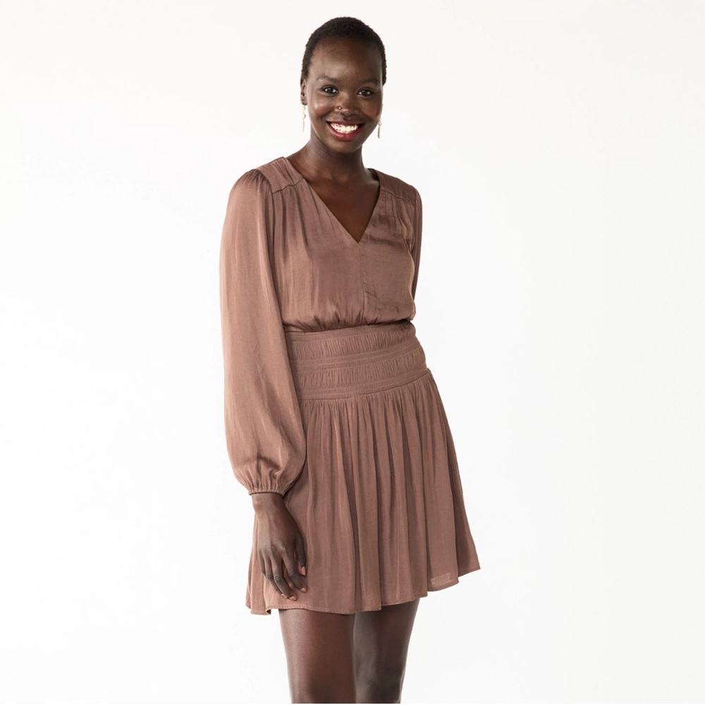 NWT SZ MED “NINE WEST” LIGHT BROWN LONG SLEEVED SMOCKED MINI DRESS